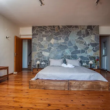 Gerrito Villa